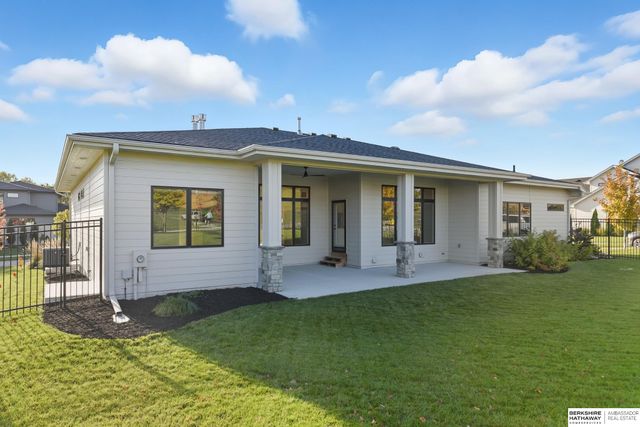 21432 B Street, Elkhorn, NE 68022