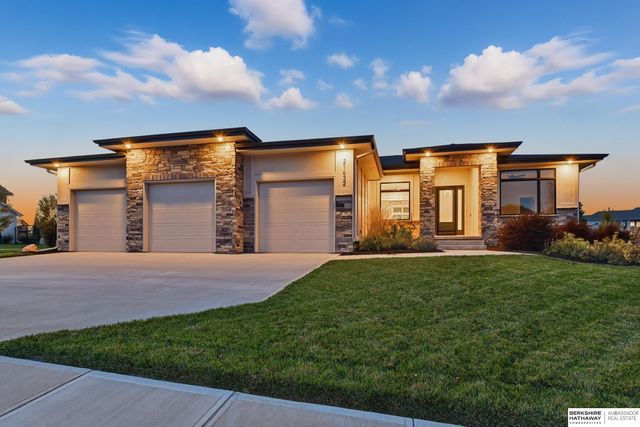 21432 B Street, Elkhorn, NE 68022