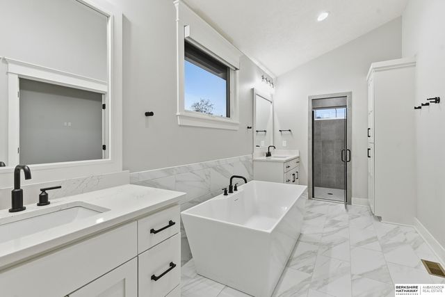 21432 B Street, Elkhorn, NE 68022