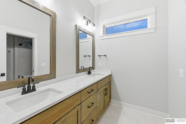 21432 B Street, Elkhorn, NE 68022