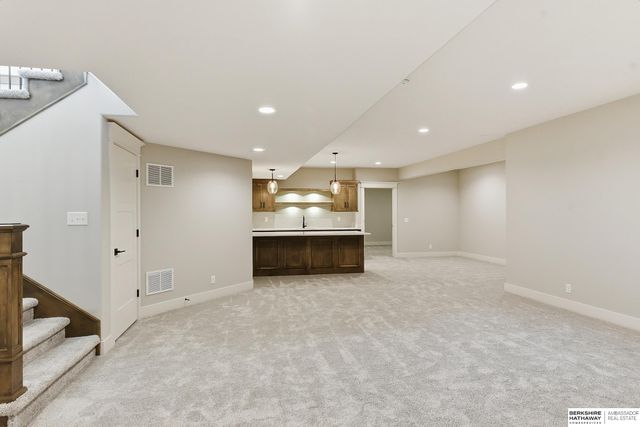 21432 B Street, Elkhorn, NE 68022