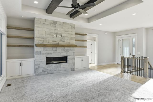 21432 B Street, Elkhorn, NE 68022