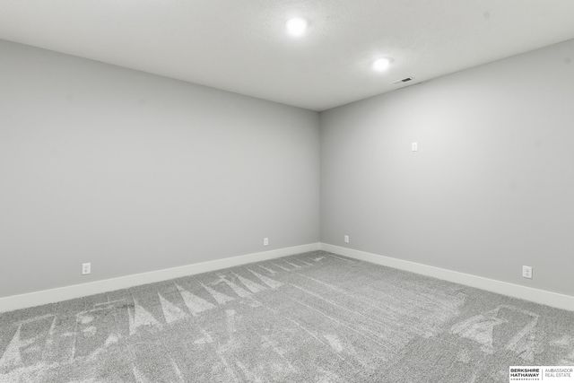 21432 B Street, Elkhorn, NE 68022