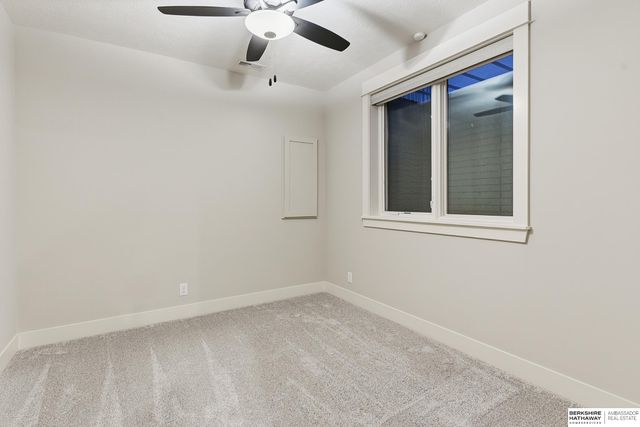 21432 B Street, Elkhorn, NE 68022