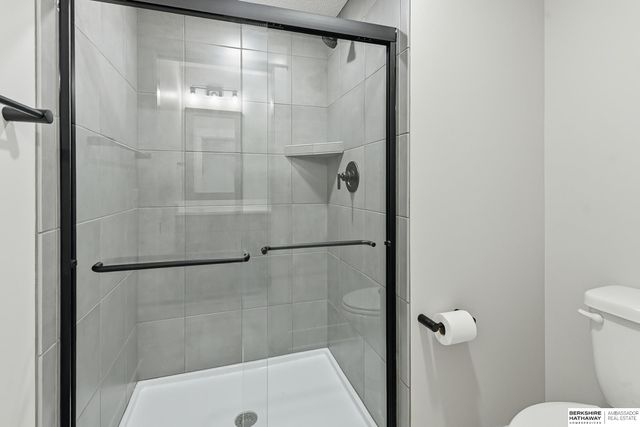 21432 B Street, Elkhorn, NE 68022