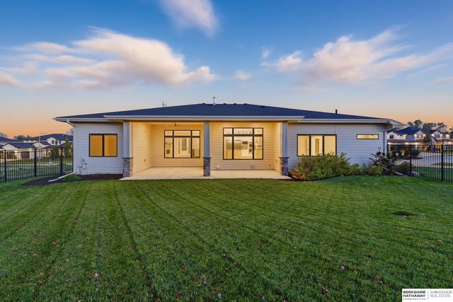 21432 B Street, Elkhorn, NE 68022