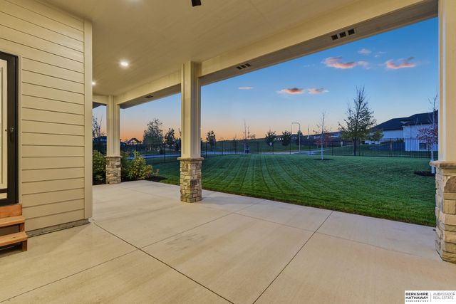 21432 B Street, Elkhorn, NE 68022