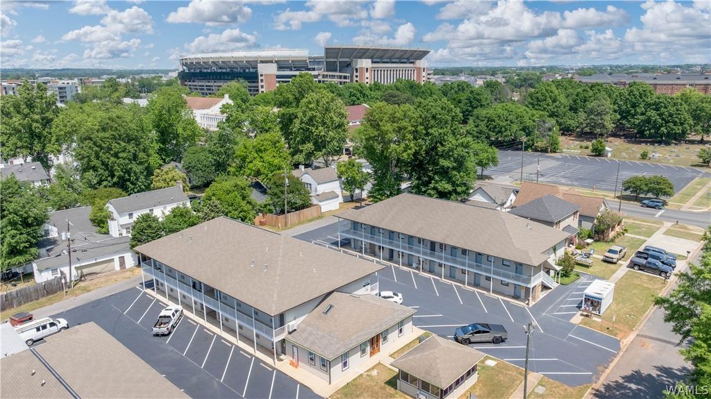 1212 12th 17, Tuscaloosa, AL 35401