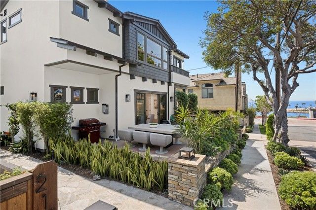 206 Dahlia, Corona Del Mar (newport Beach), CA 92625