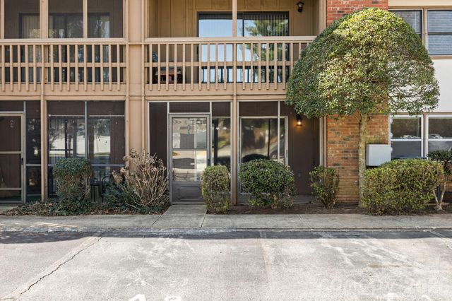 427 6th Avenue W A11, Hendersonville, NC 28739