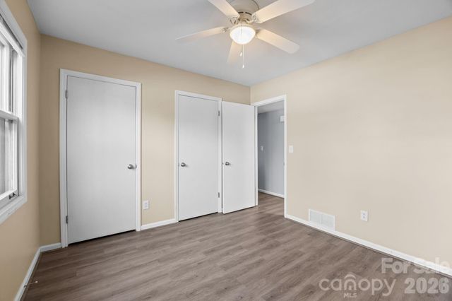 427 6th Avenue W A11, Hendersonville, NC 28739