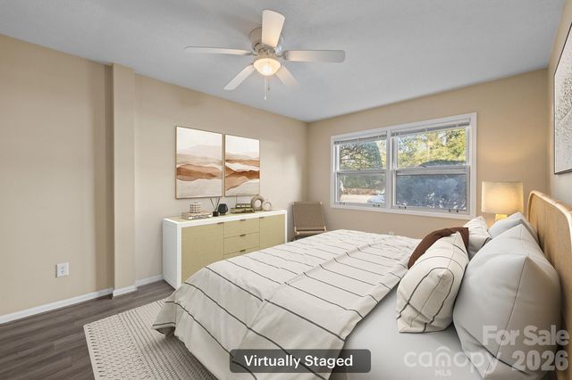 427 6th Avenue W A11, Hendersonville, NC 28739