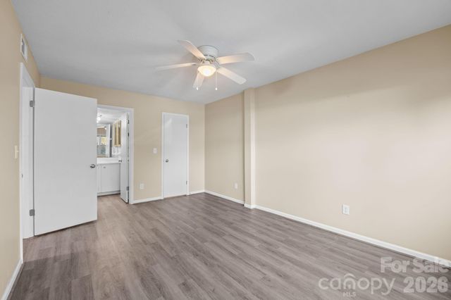 427 6th Avenue W A11, Hendersonville, NC 28739