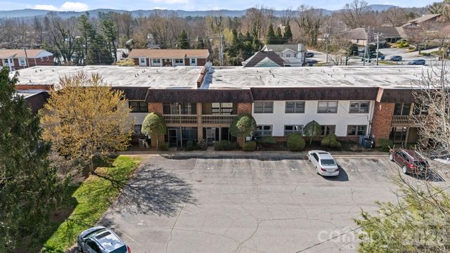 427 6th Avenue W A11, Hendersonville, NC 28739