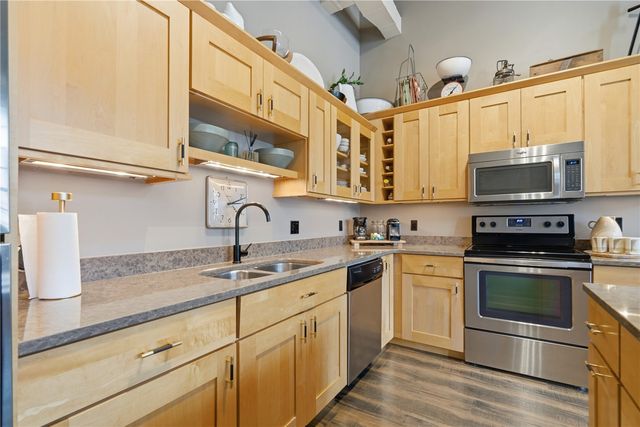 905 3rd Street SE 312, Cedar Rapids, IA 52401