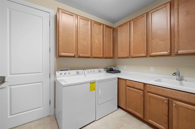 2525 VACCARO DRIVE, Sarasota, FL 34231