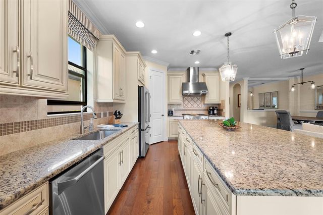 2525 VACCARO DRIVE, Sarasota, FL 34231