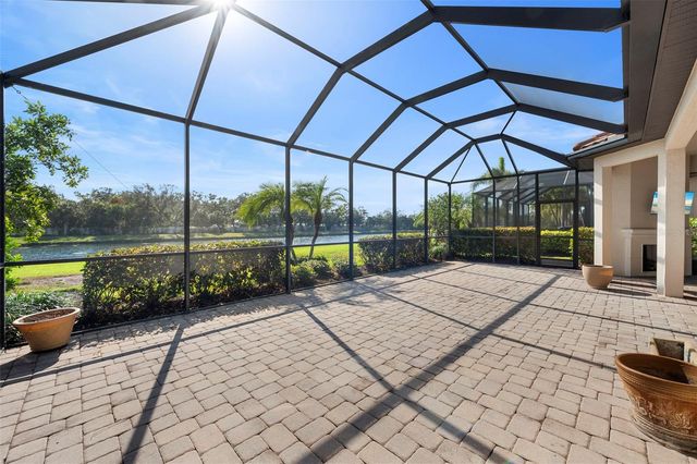 2525 VACCARO DRIVE, Sarasota, FL 34231