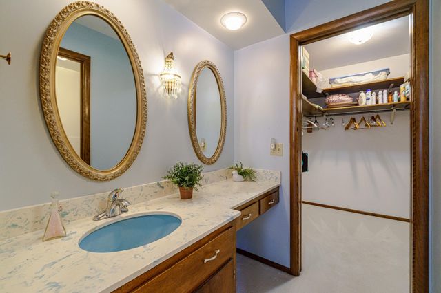3052 Cherrywood Court, Eagan, MN 55121