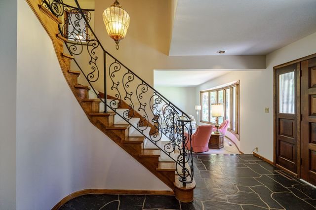 3052 Cherrywood Court, Eagan, MN 55121