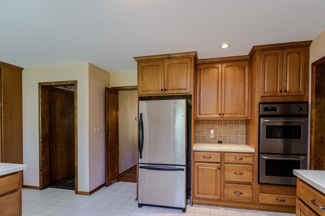 3052 Cherrywood Court, Eagan, MN 55121