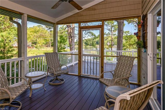 9 Woodlake CIR, Newport News, VA 23606