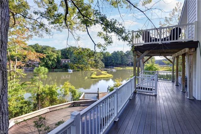 9 Woodlake CIR, Newport News, VA 23606