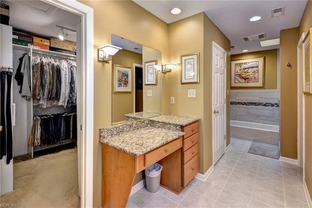 9 Woodlake CIR, Newport News, VA 23606