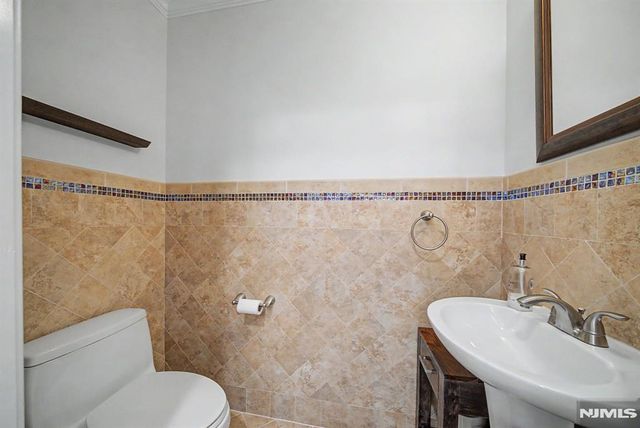 176 5th Street, Cresskill, NJ 07626