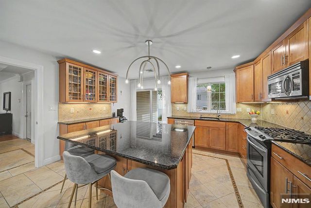 176 5th Street, Cresskill, NJ 07626
