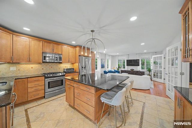 176 5th Street, Cresskill, NJ 07626