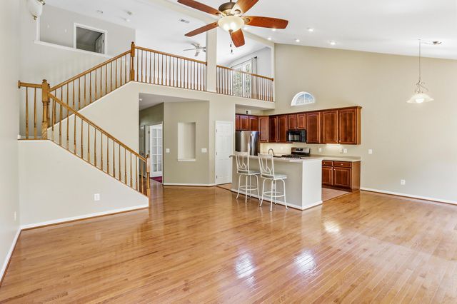 108 APRIL AVE, Stephens City, VA 22655
