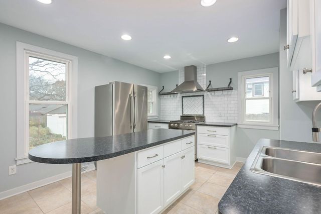 1764 Minnehaha Avenue W, Saint Paul, MN 55104