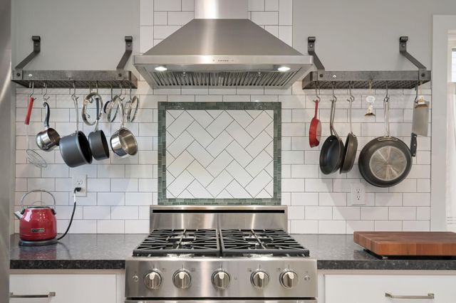 1764 Minnehaha Avenue W, Saint Paul, MN 55104