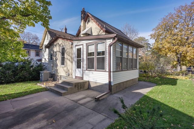 1764 Minnehaha Avenue W, Saint Paul, MN 55104