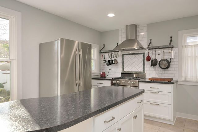 1764 Minnehaha Avenue W, Saint Paul, MN 55104