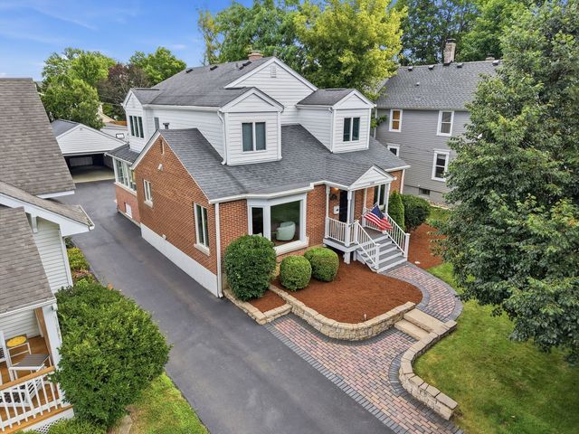 439 North Avenue, Barrington, IL 60010