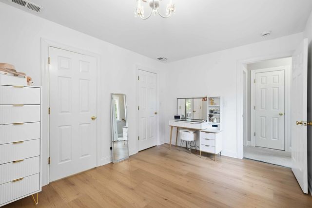 439 North Avenue, Barrington, IL 60010