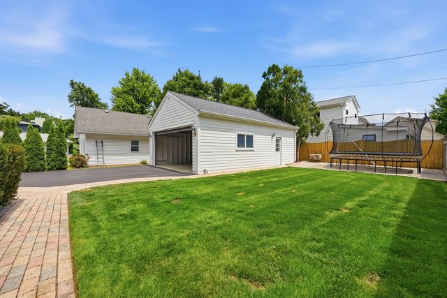 439 North Avenue, Barrington, IL 60010