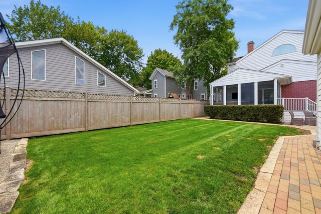 439 North Avenue, Barrington, IL 60010
