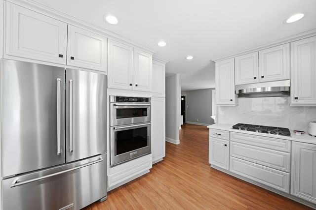 439 North Avenue, Barrington, IL 60010
