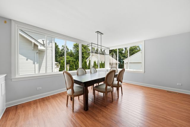 439 North Avenue, Barrington, IL 60010