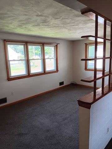 74 Taft Street, Agawam, MA 01030