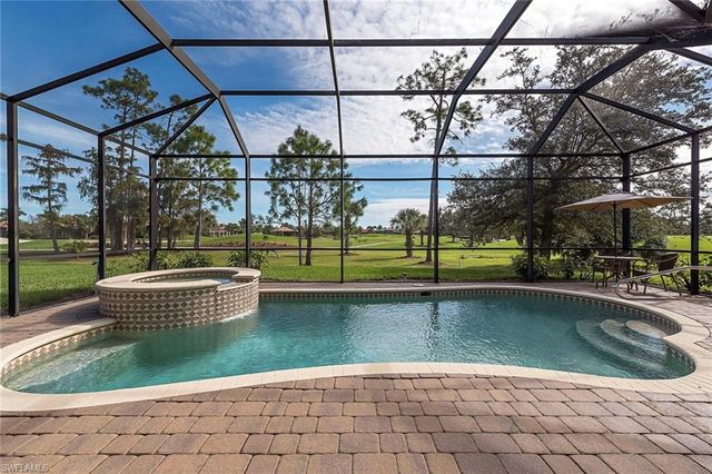 7812 Valencia CT, Naples, FL 34113