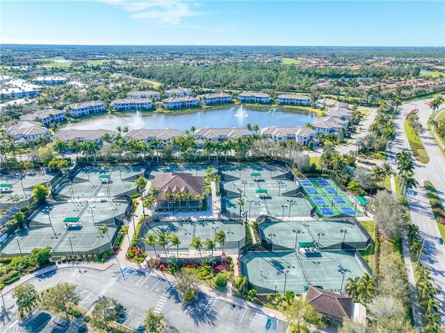 7812 Valencia CT, Naples, FL 34113