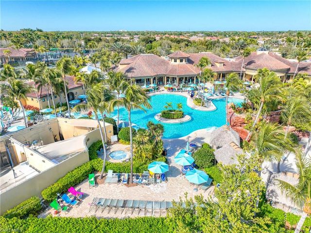 7812 Valencia CT, Naples, FL 34113
