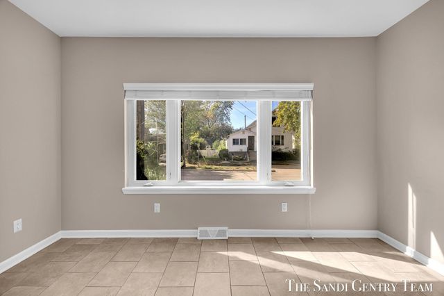 514 N 5th Street, Grand Haven City, MI 49417