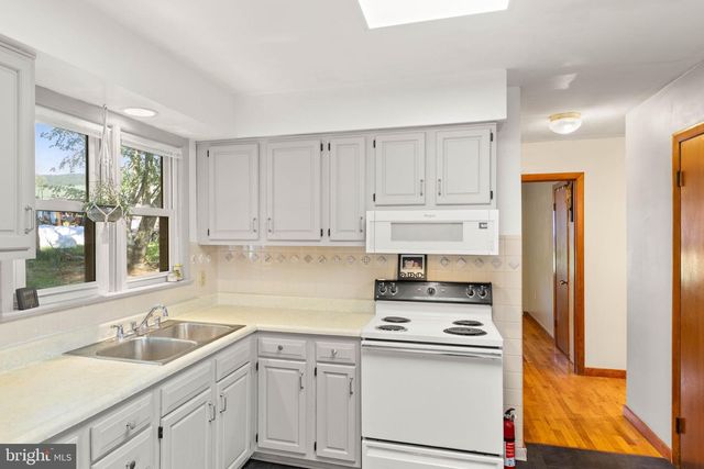 299 KELLER RD, Toms Brook, VA 22660