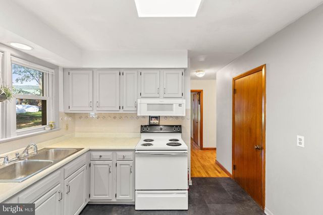 299 KELLER RD, Toms Brook, VA 22660