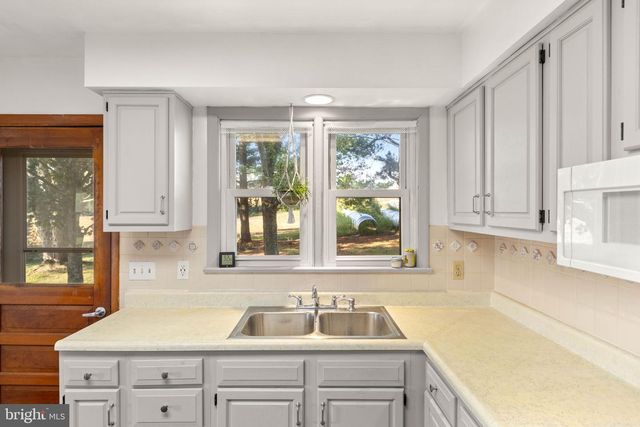 299 KELLER RD, Toms Brook, VA 22660